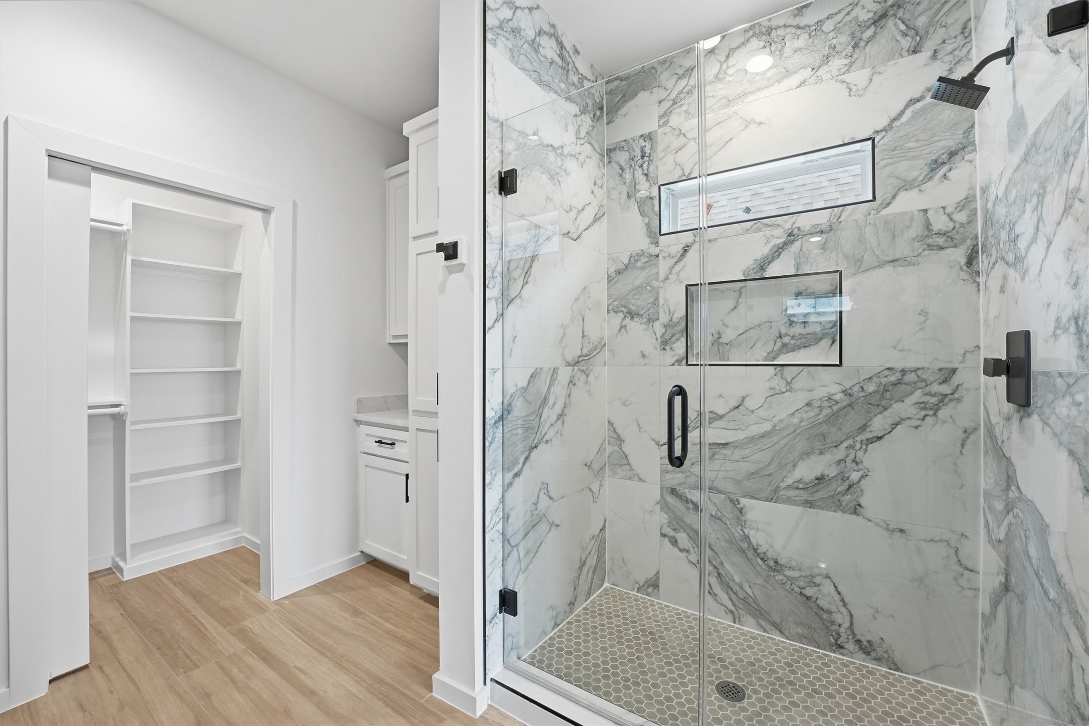 524 North 4th Street La Porte, TX 77571 - Photo 22 of 25 a bathroom with a bathtub and shower