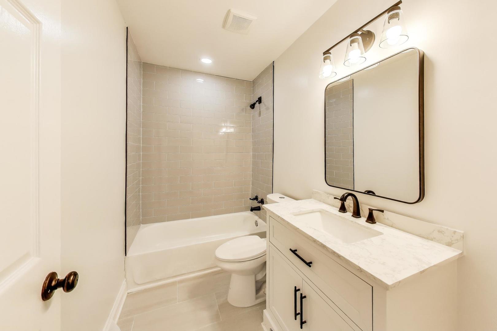 16450 Honore Avenue Markham, IL 60428 - Photo 7 of 14