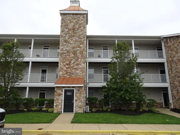 $2,000 | 101 Colonial Downs Court, Unit 1102, Newark, DE 19702