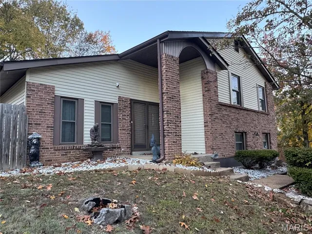 $309,900 | 5207 Darkmoor Lane, Imperial, MO 63052