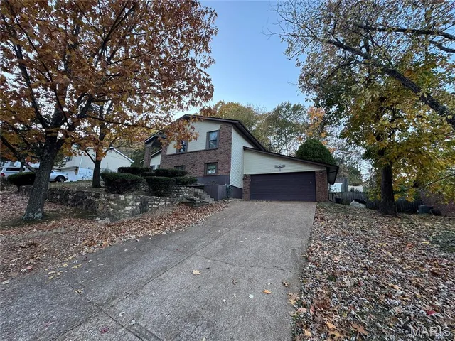 $309,900 | 5207 Darkmoor Lane, Imperial, MO 63052