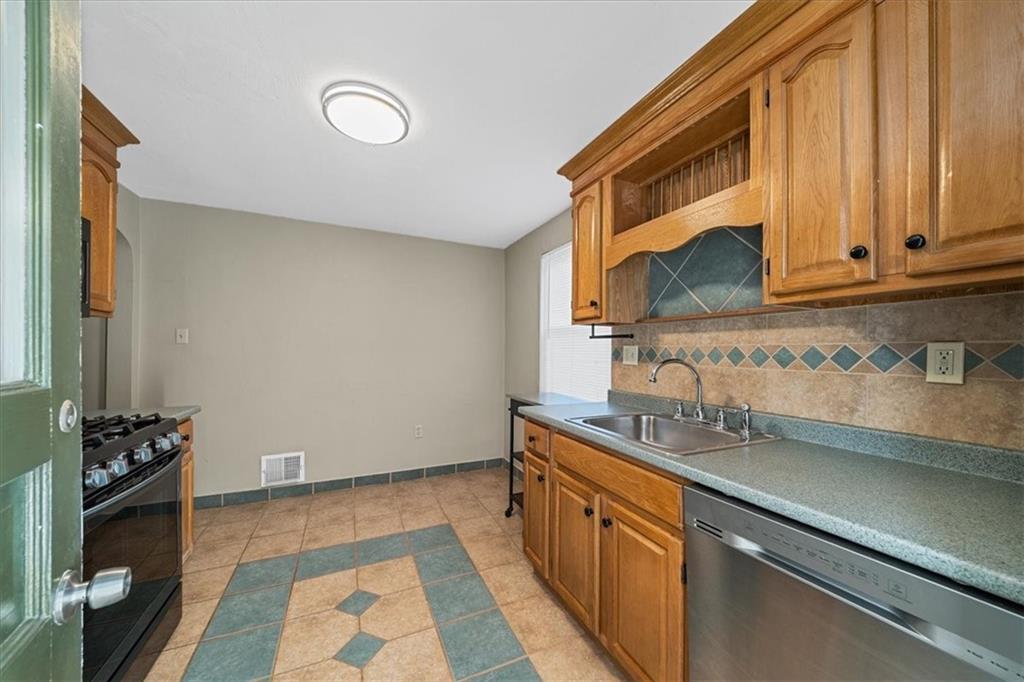 5147 Glenhurst Road Pittsburgh, PA 15207 - Photo 11 of 28