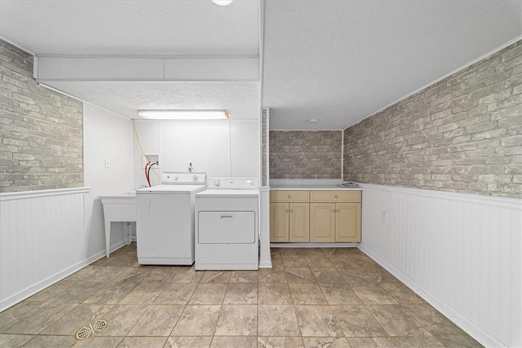 5147 Glenhurst Road Pittsburgh, PA 15207 - Photo 19 of 28