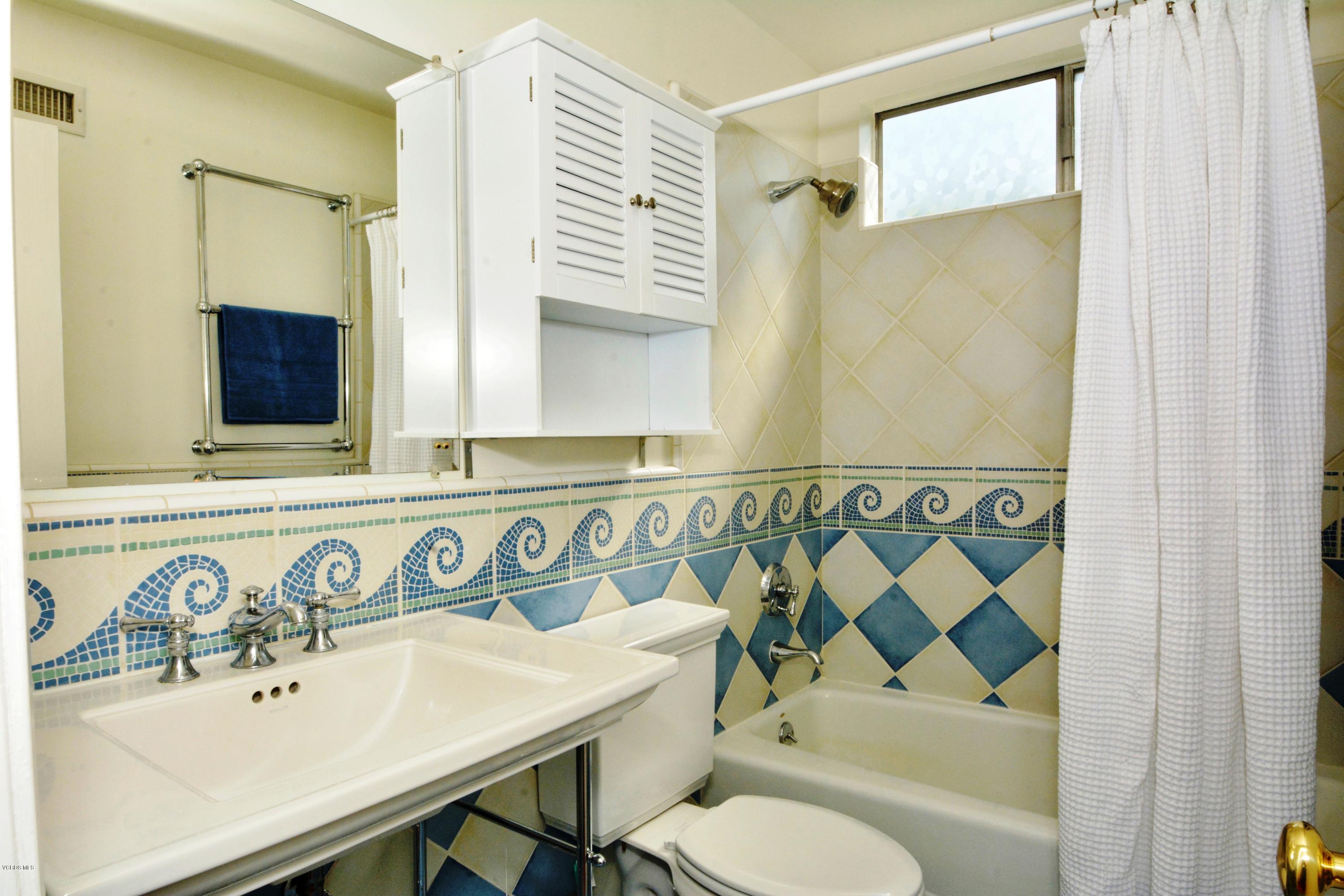 3352 Bryan Avenue Simi Valley, CA 93063 - Photo 14 of 23 Bath 1