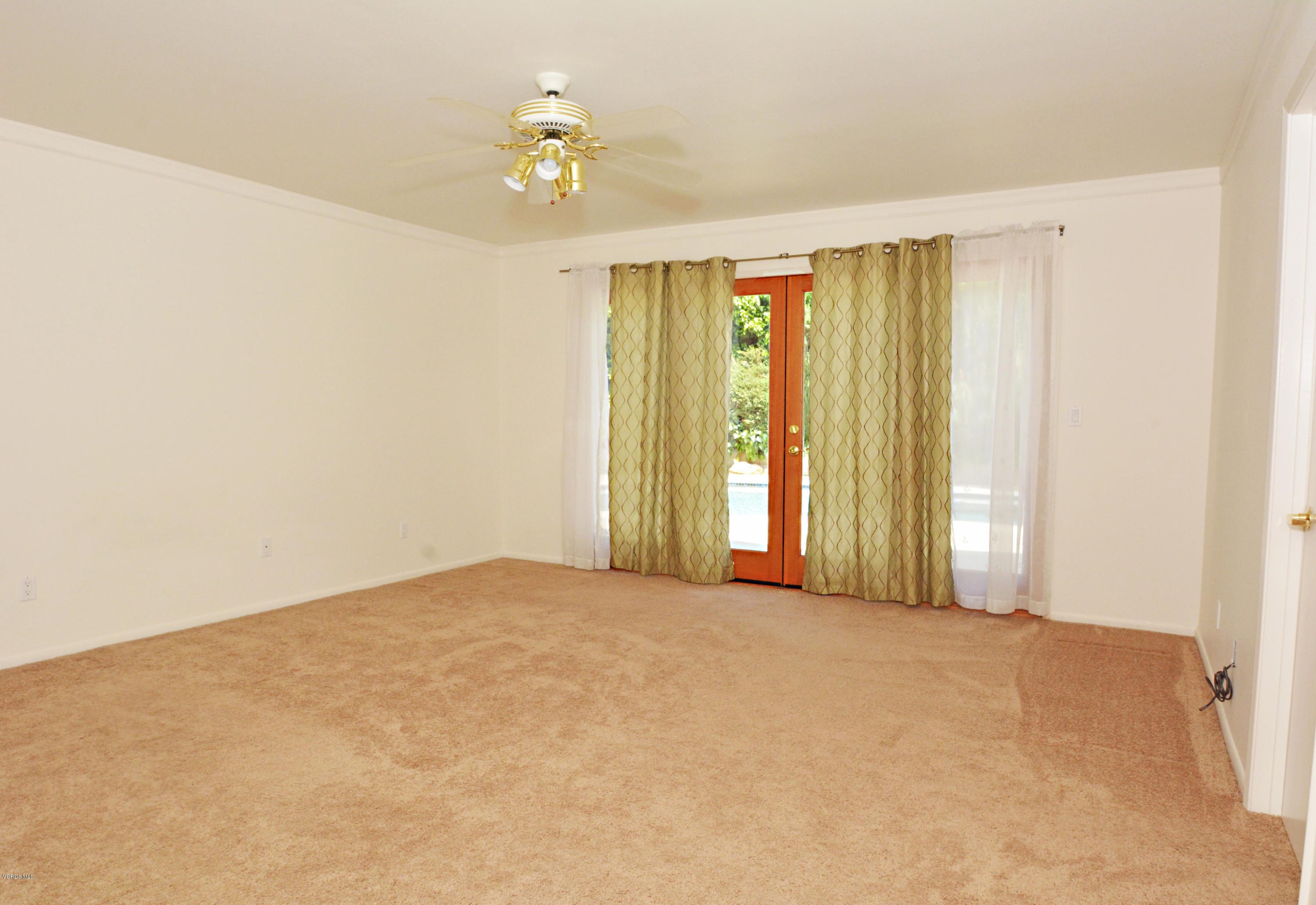 3352 Bryan Avenue Simi Valley, CA 93063 - Photo 15 of 23 Master bed