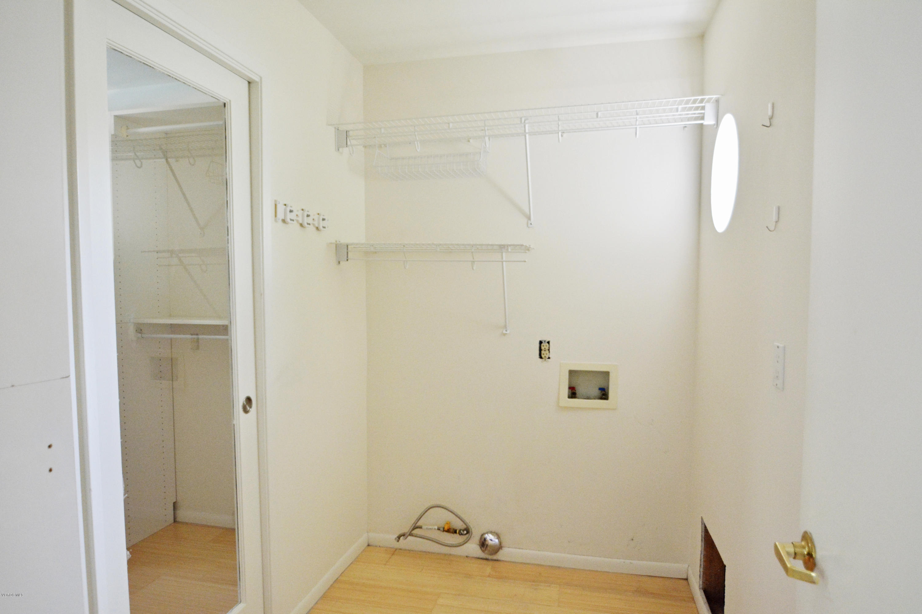 3352 Bryan Avenue Simi Valley, CA 93063 - Photo 18 of 23 laundry area