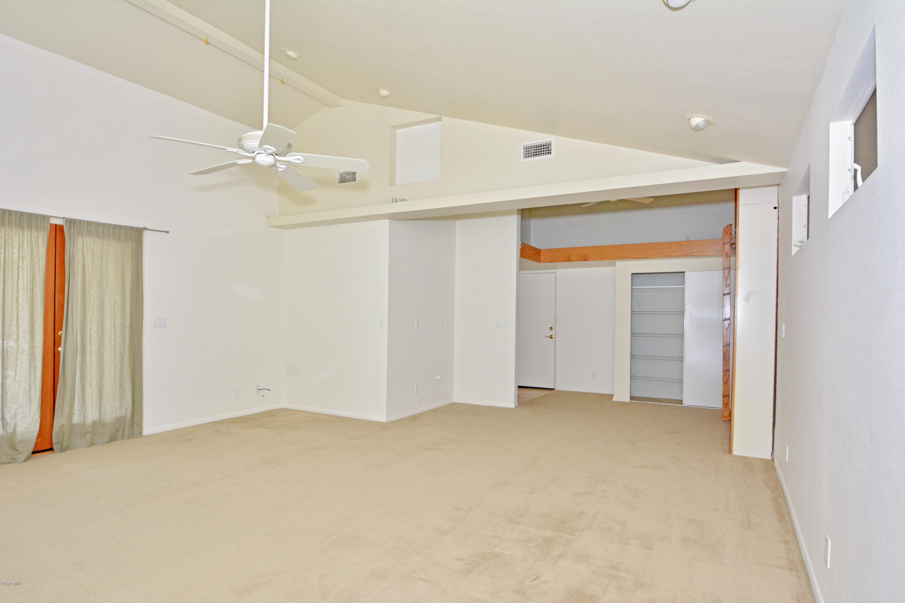 3352 Bryan Avenue Simi Valley, CA 93063 - Photo 19 of 23 library-bonus room