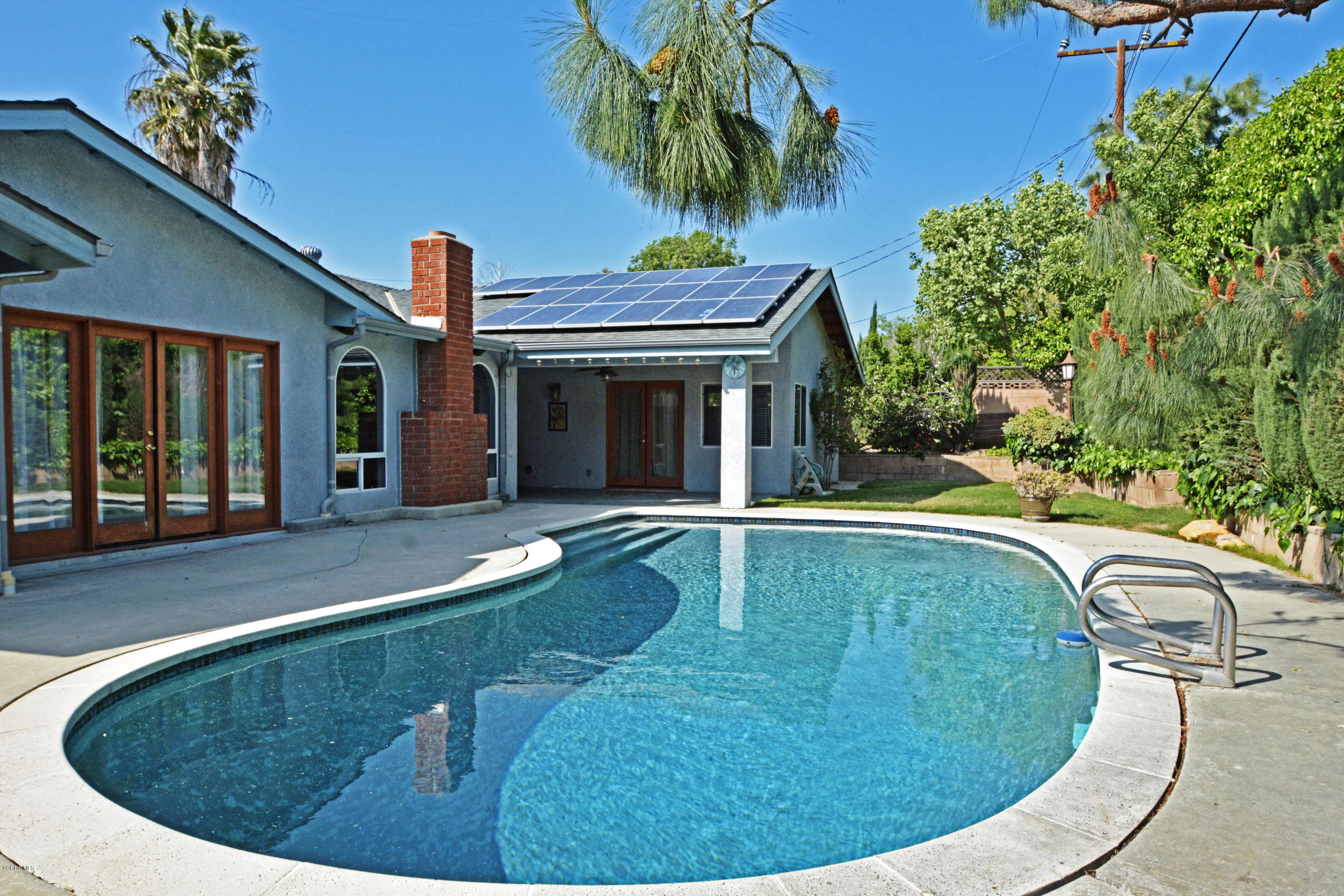 3352 Bryan Avenue Simi Valley, CA 93063 - Photo 4 of 23 pool