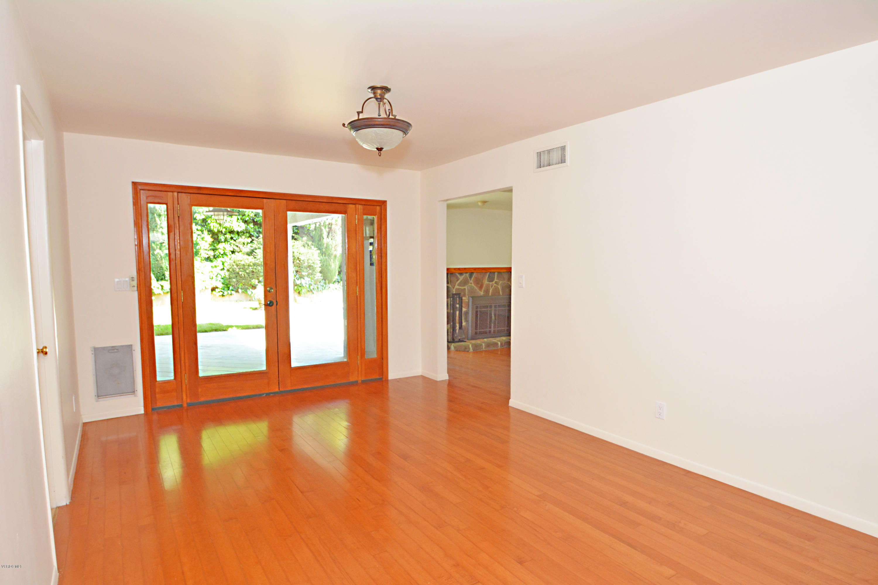 3352 Bryan Avenue Simi Valley, CA 93063 - Photo 8 of 23 Dining Room