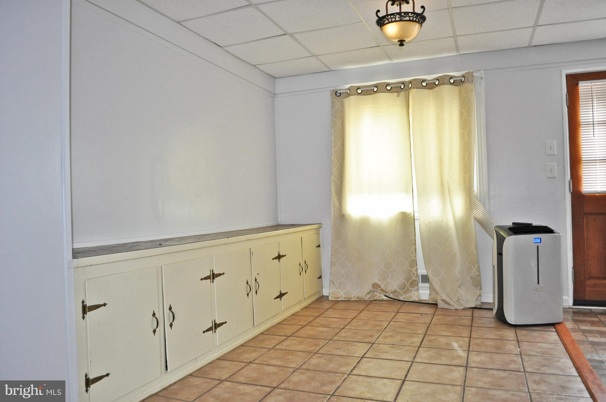 2027 Holborn Road Baltimore, MD 21222 - Photo 4 of 14 Kitchen