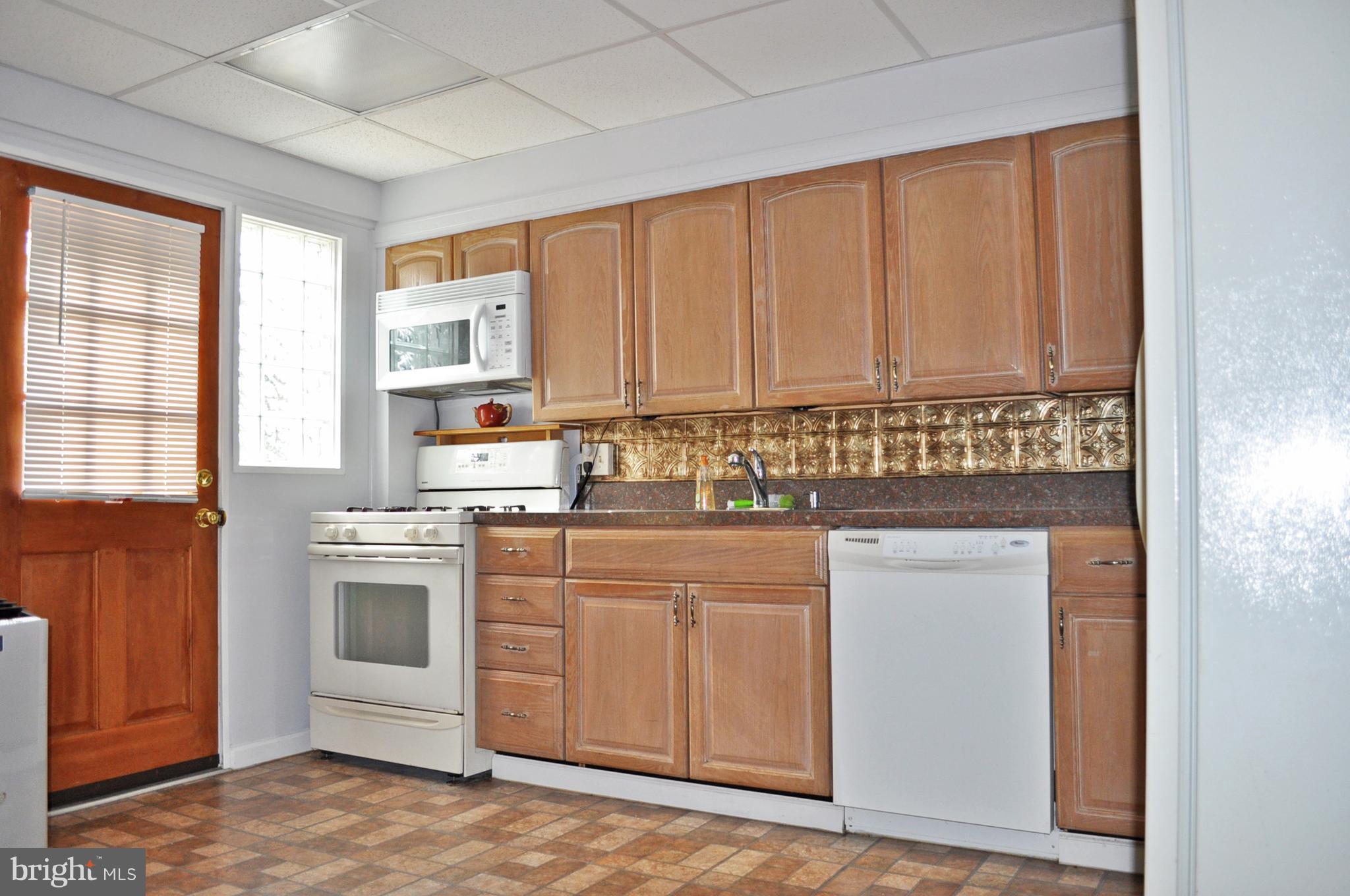 2027 Holborn Road Baltimore, MD 21222 - Photo 5 of 14 Kitchen