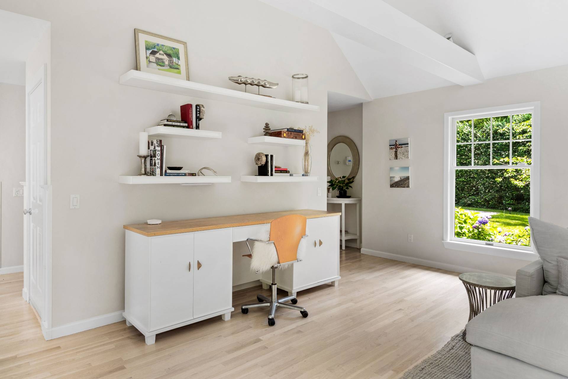 124 Ocean Road Bridgehampton, NY 11932 - Photo 10 of 27 a room with chair and window