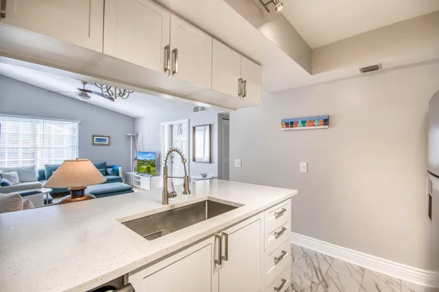 $2,200 | 619 Waterside Drive, Hypoluxo, FL 33462