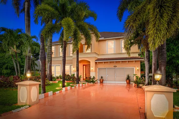 $639,999 | 565 Southwest Halden Avenue, Port St. Lucie, FL 34953