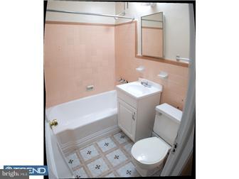 934 Collings Road Camden, NJ 08104 - Photo 7 of 12 Bathroom