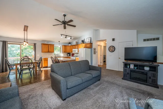 $369,900 | 11037 Skyway Lane, Allendale, MI 49401