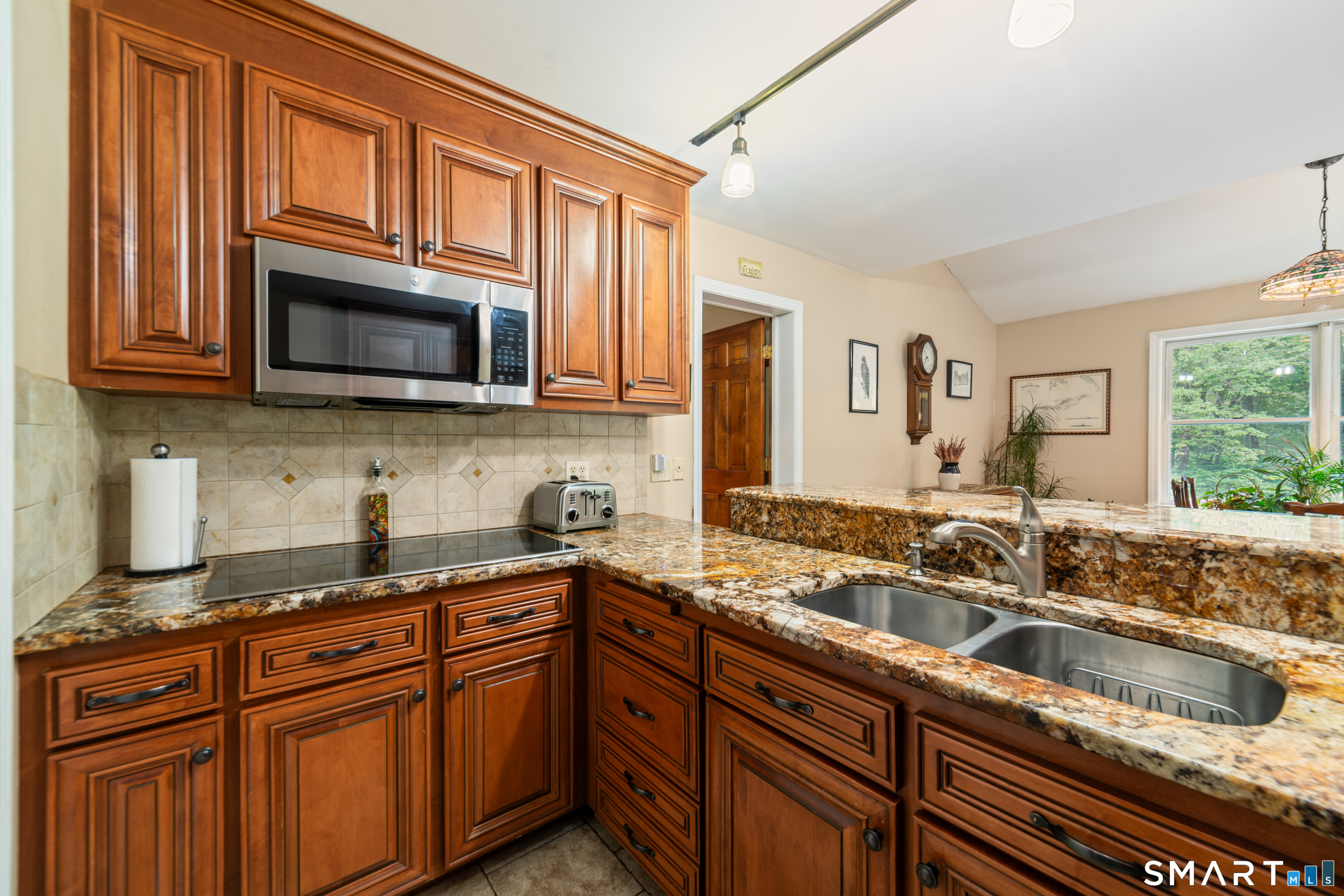 168 North Farm Road Middlebury, CT 06762 - Photo 13 of 40