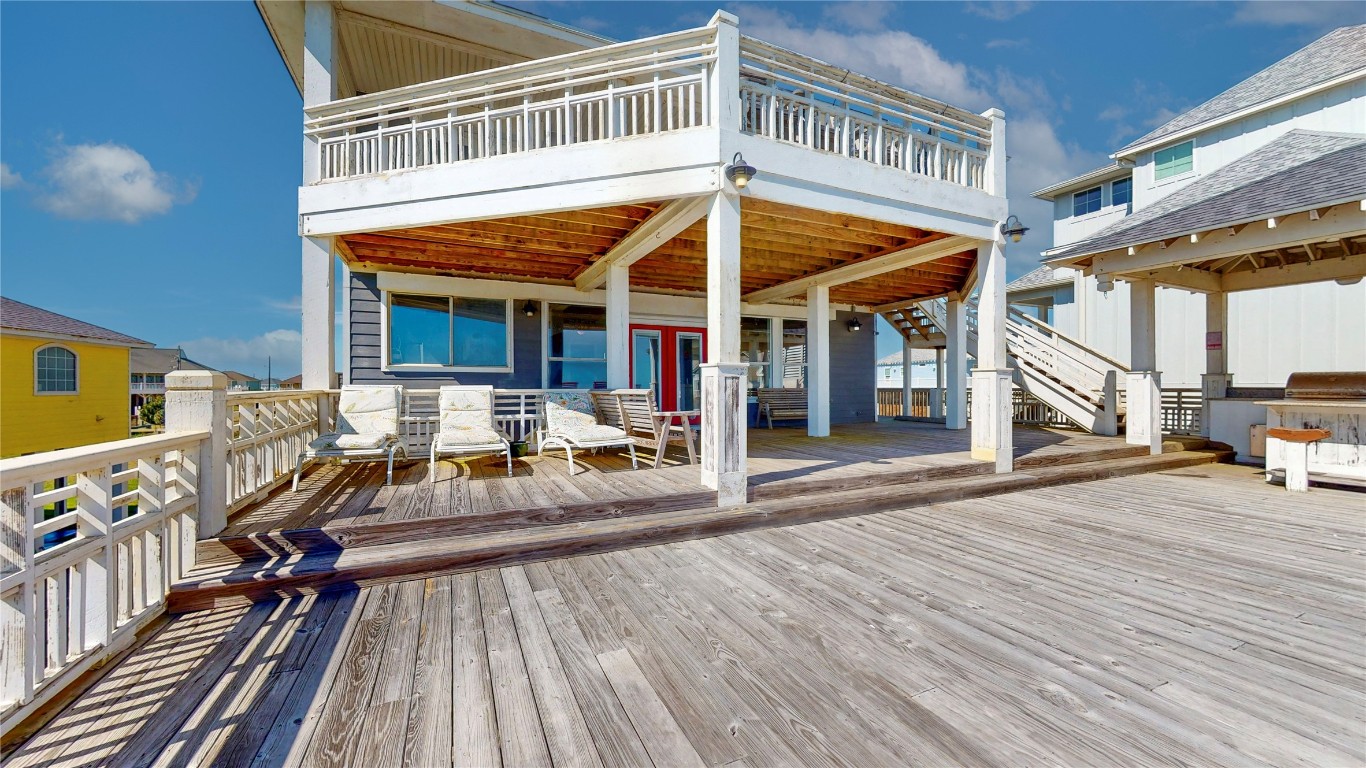 3433 Sand Castle Lane Crystal Beach, TX 77650 - Photo 11 of 30 a view of a house with sitting area