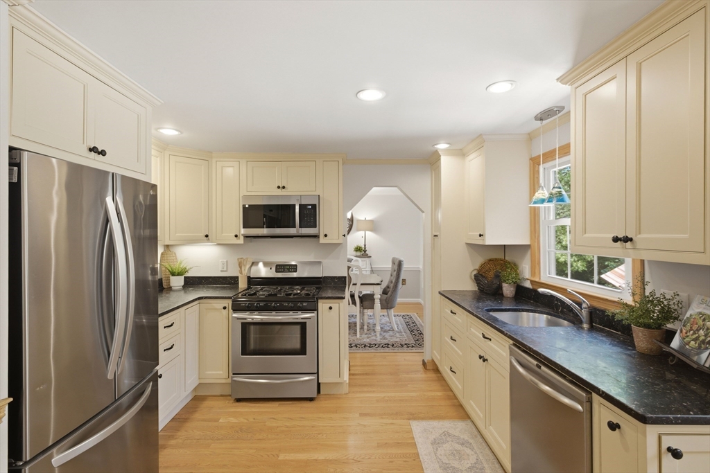 3 Drone Road Walpole, MA 02081 - Photo 12 of 37