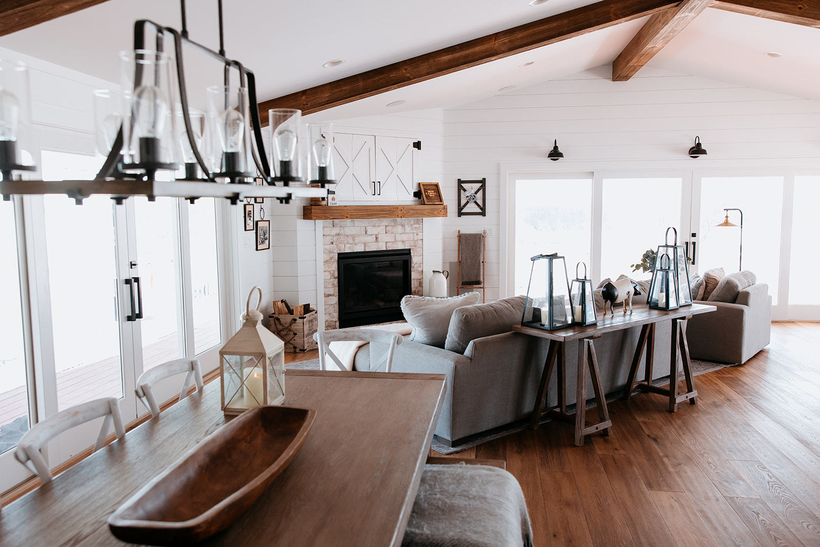 281 North Snipehollow Road Elizabeth, IL 61028 - Photo 18 of 68 a living room with furniture or wooden floor and a fireplace