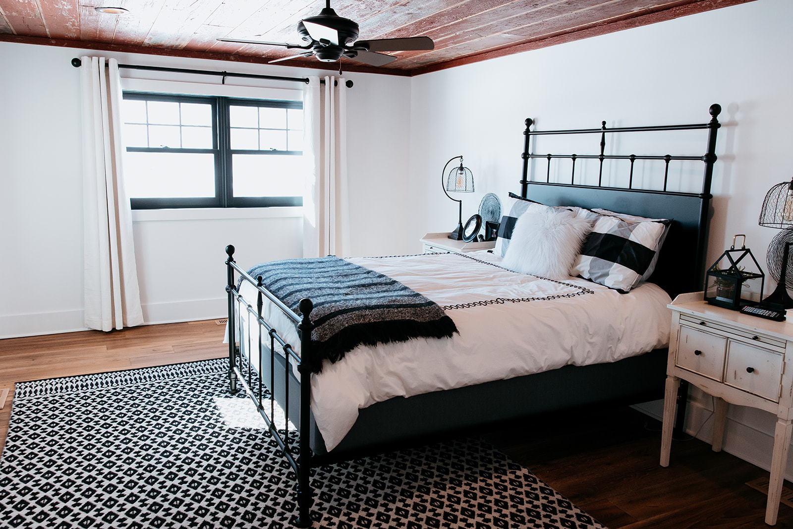 281 North Snipehollow Road Elizabeth, IL 61028 - Photo 31 of 68 a bedroom with a bed and a window