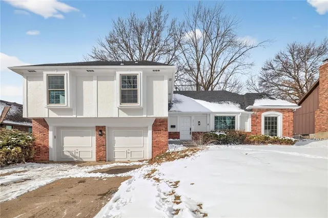 $549,500 | 10310 Eby Street, Overland Park, KS 66212
