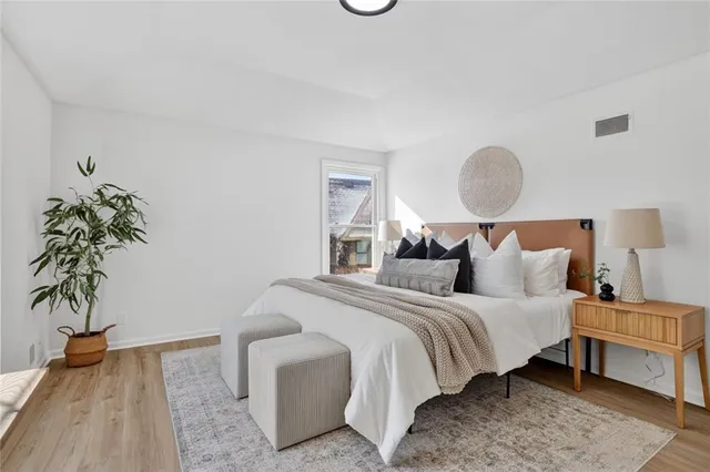 $549,500 | 10310 Eby Street, Overland Park, KS 66212