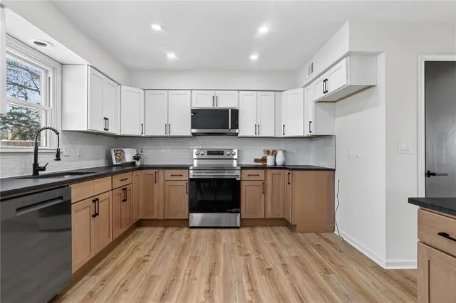 $549,500 | 10310 Eby Street, Overland Park, KS 66212