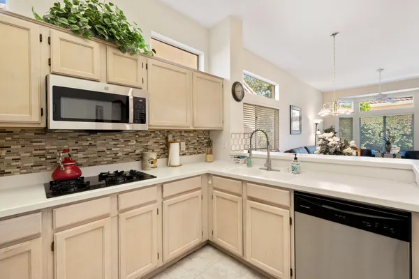 $3,500 | 37468 Westridge Avenue, Palm Desert, CA 92211
