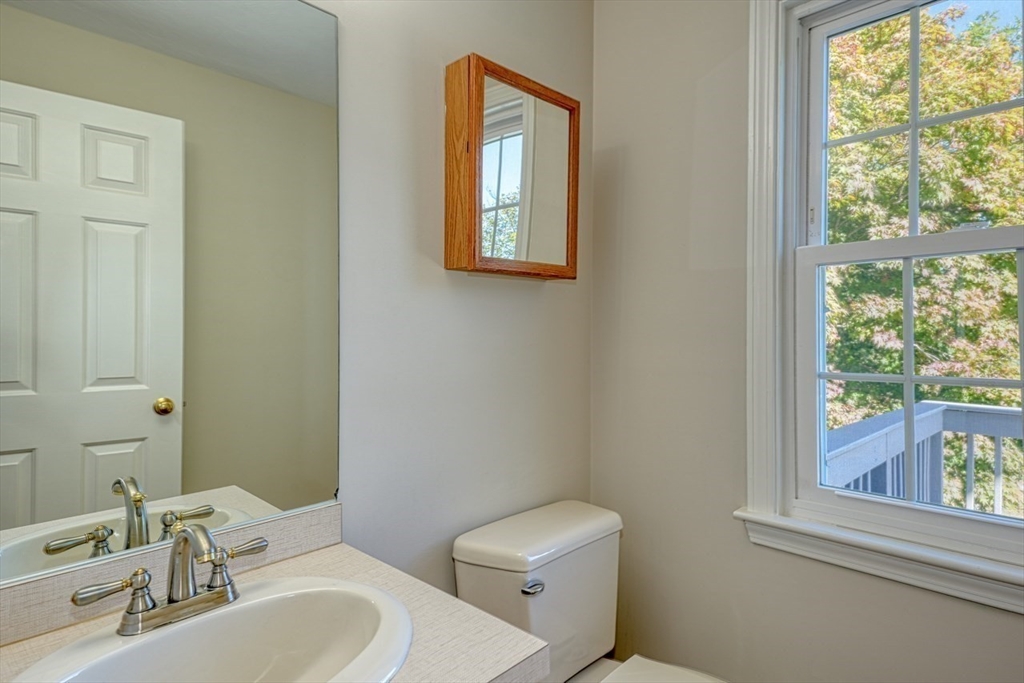 39 Wight Street Waltham, MA 02452 - Photo 12 of 33
