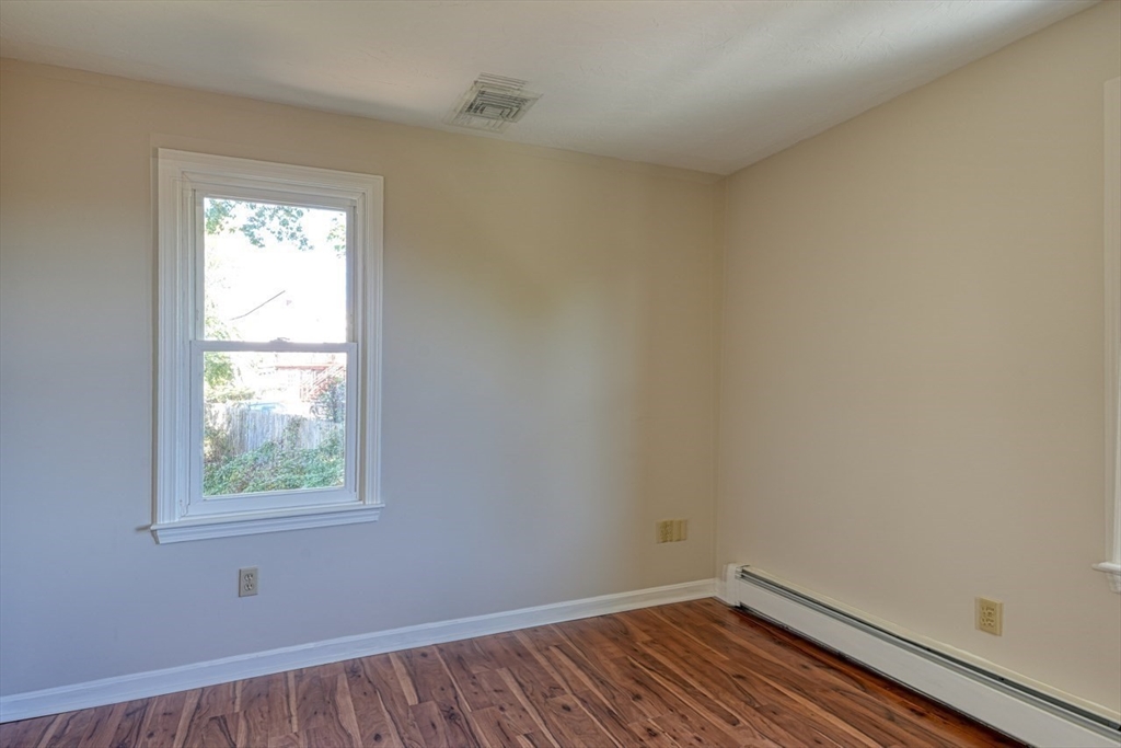 39 Wight Street Waltham, MA 02452 - Photo 18 of 33