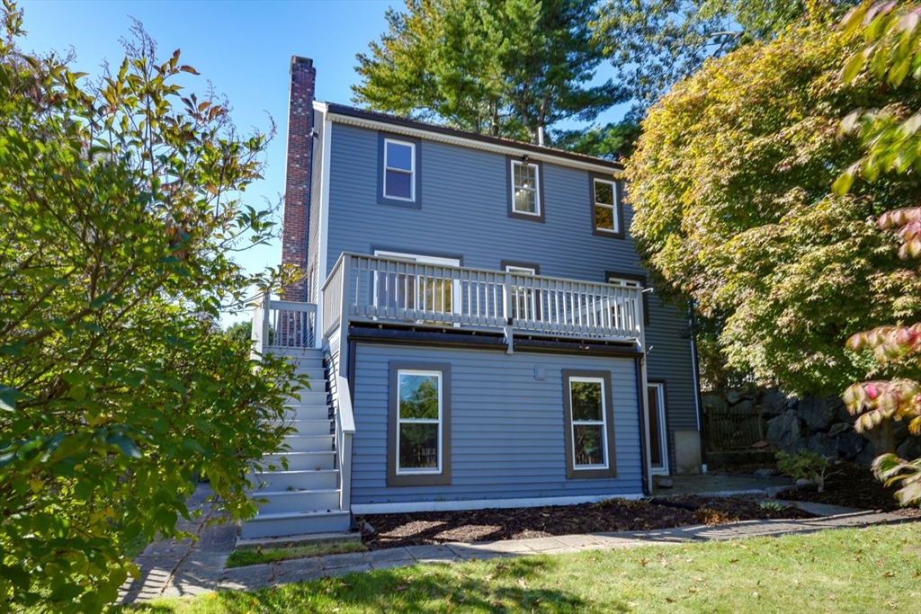 39 Wight Street Waltham, MA 02452 - Photo 5 of 33