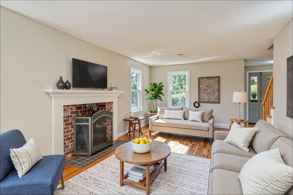 39 Wight Street Waltham, MA 02452 - Photo 6 of 33