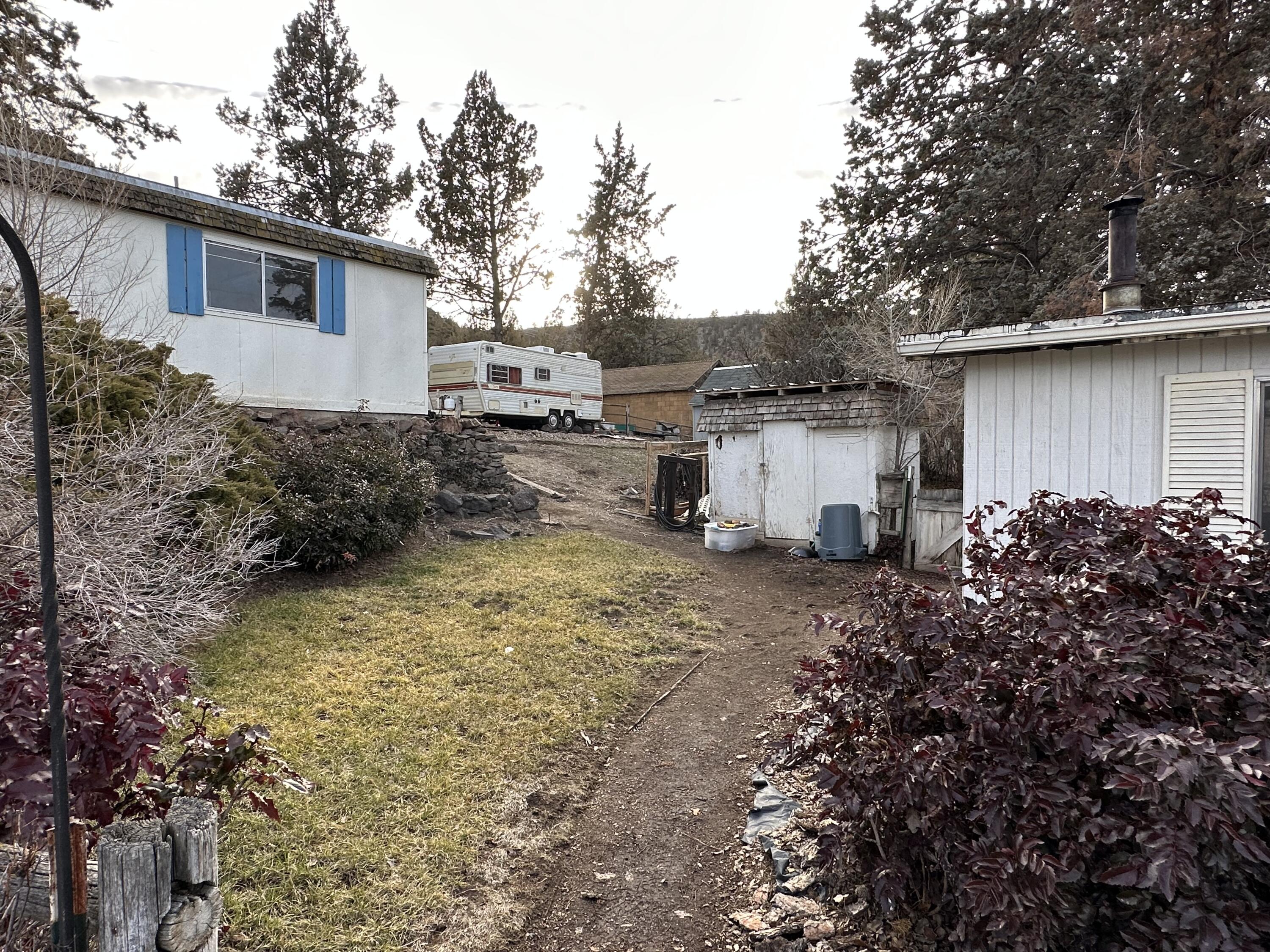 996 Southwest Crestview Road Prineville, OR 97754 - Photo 16 of 24 Front of ADU