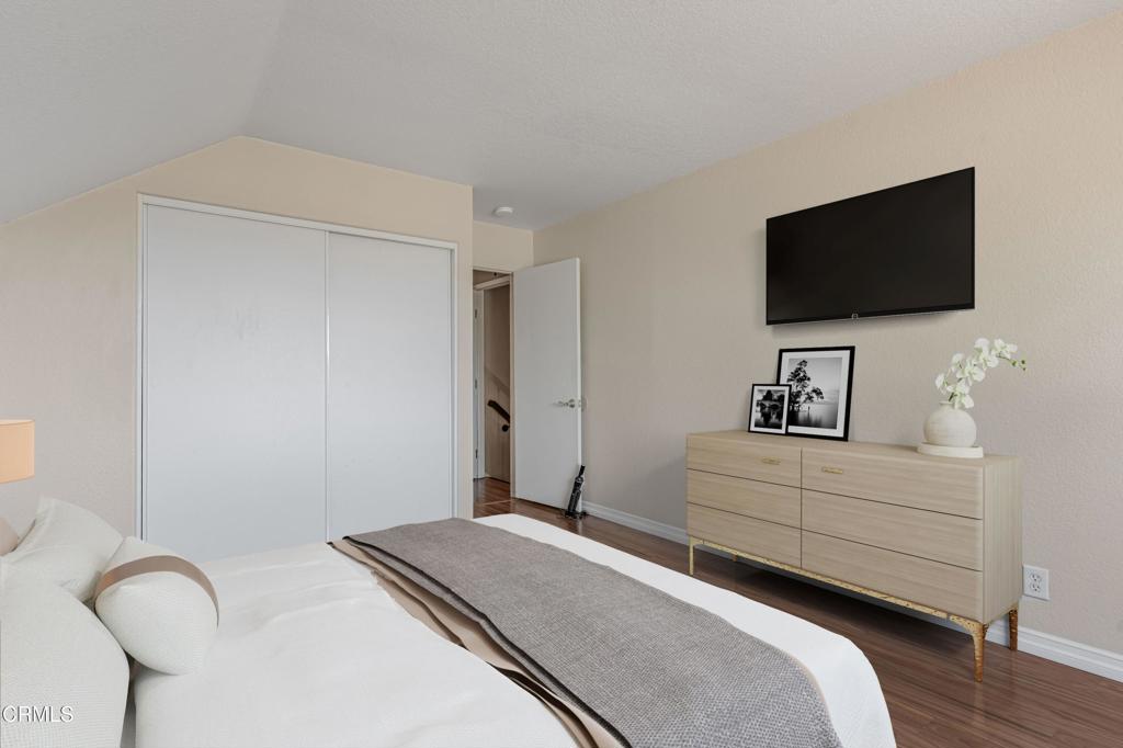 1805 Hillary Court Simi Valley, CA 93065 - Photo 17 of 38 18 master bedroom_final