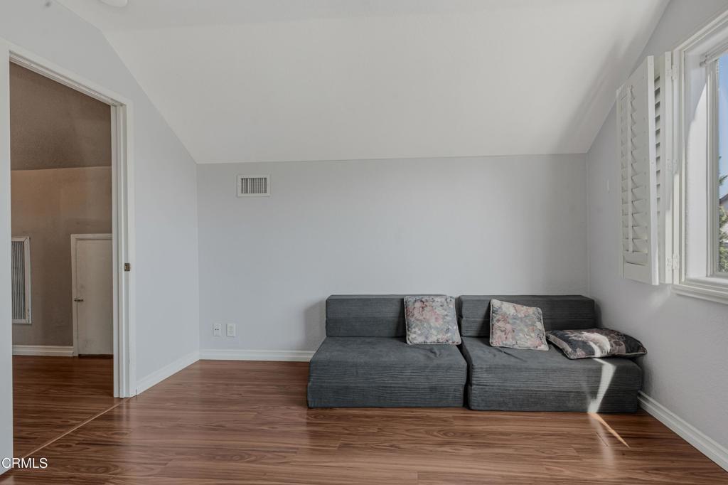 1805 Hillary Court Simi Valley, CA 93065 - Photo 21 of 38 NBM08007