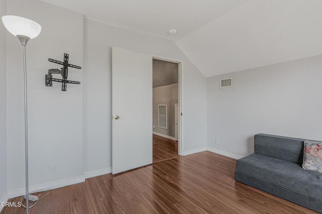 1805 Hillary Court Simi Valley, CA 93065 - Photo 22 of 38 NBM08004