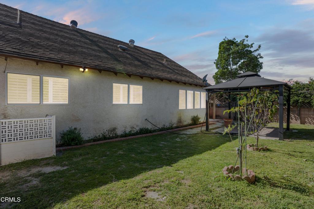 1805 Hillary Court Simi Valley, CA 93065 - Photo 33 of 38 25 Twilight