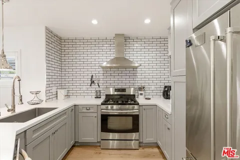 $1,675,000 | 2522 South Bundy Drive, Los Angeles, CA 90064