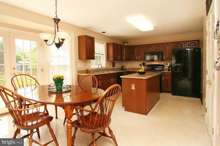6089 Ryon Court Sykesville, MD 21784 - Photo 7 of 29 Kitchen