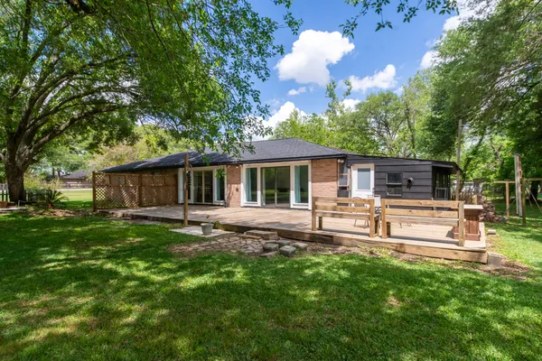 $585,000 | 6811 Cemetery Road, Manvel, TX 77578