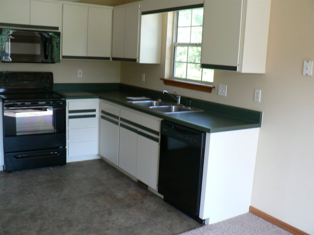 745 West Pine Grove Road Fair Play, SC 29643 - Photo 5 of 26 Gallery Image 5