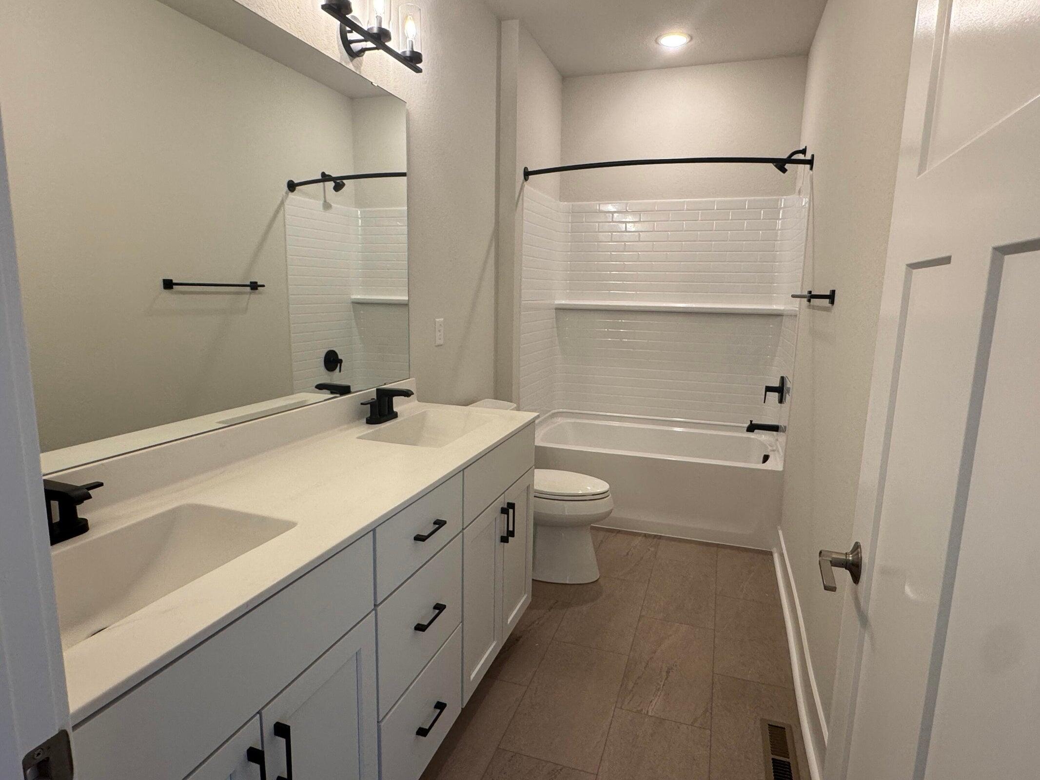 528 Kiddle Lane Union Grove, WI 53182 - Photo 11 of 17 20251121224106607371000000-o