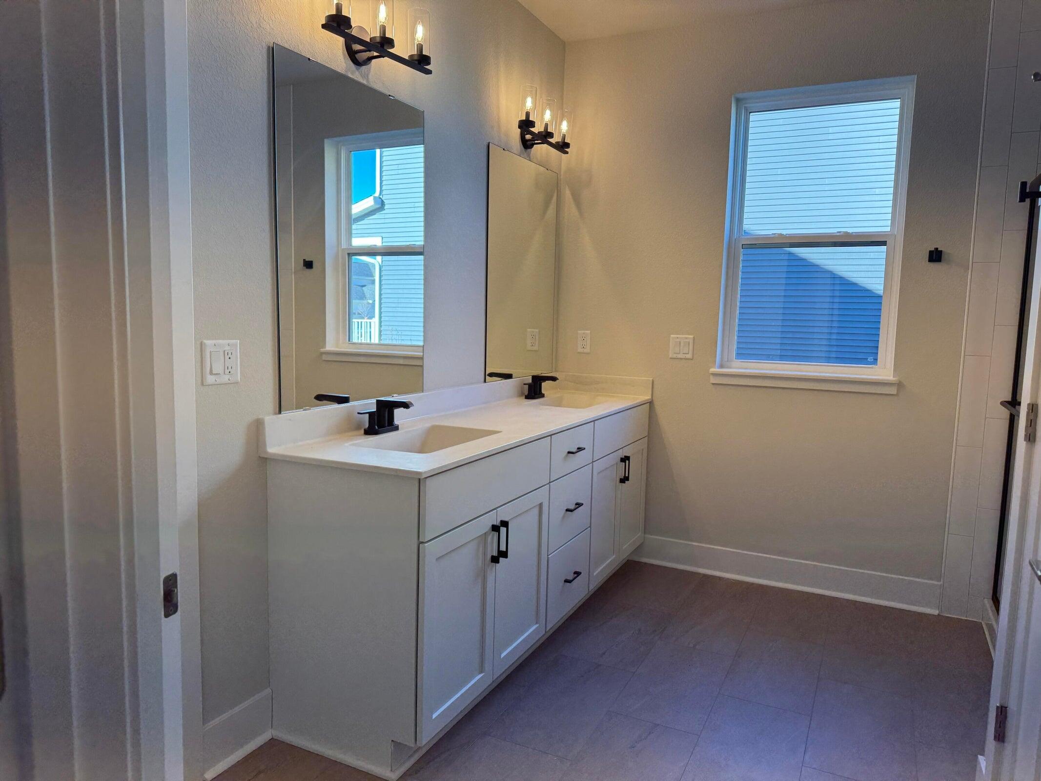 528 Kiddle Lane Union Grove, WI 53182 - Photo 9 of 17 20251121224101274861000000-o