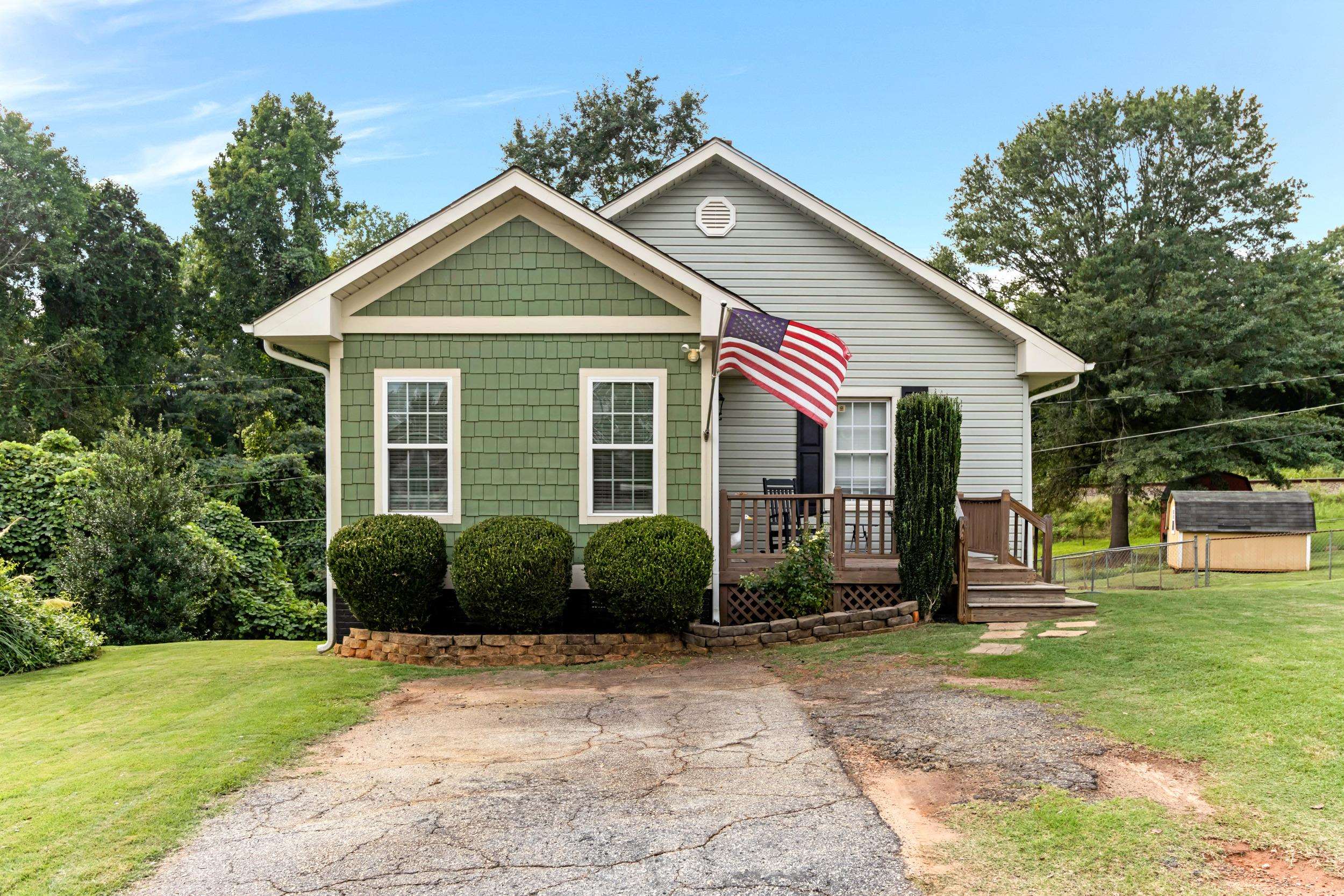 109 Lawrence Street Lyman, SC 29365 - Photo 2 of 30 Gallery Image 2