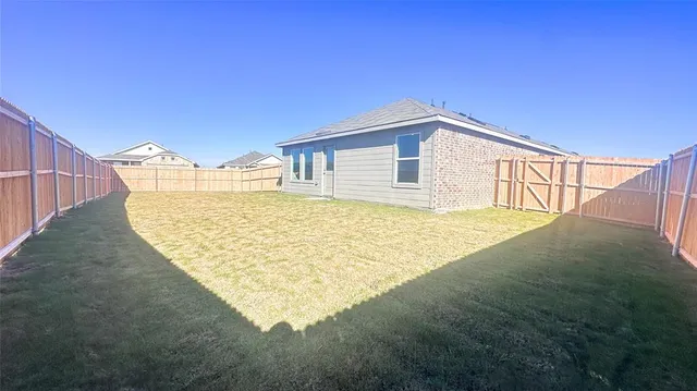 $2,199 | 1729 Crossbill Street, Forney, TX 75126
