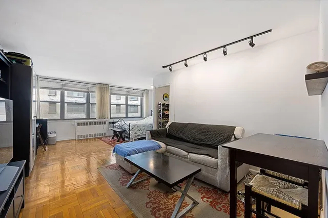 $400,000 | 209 East 56th Street, Unit 7K | Midtown East