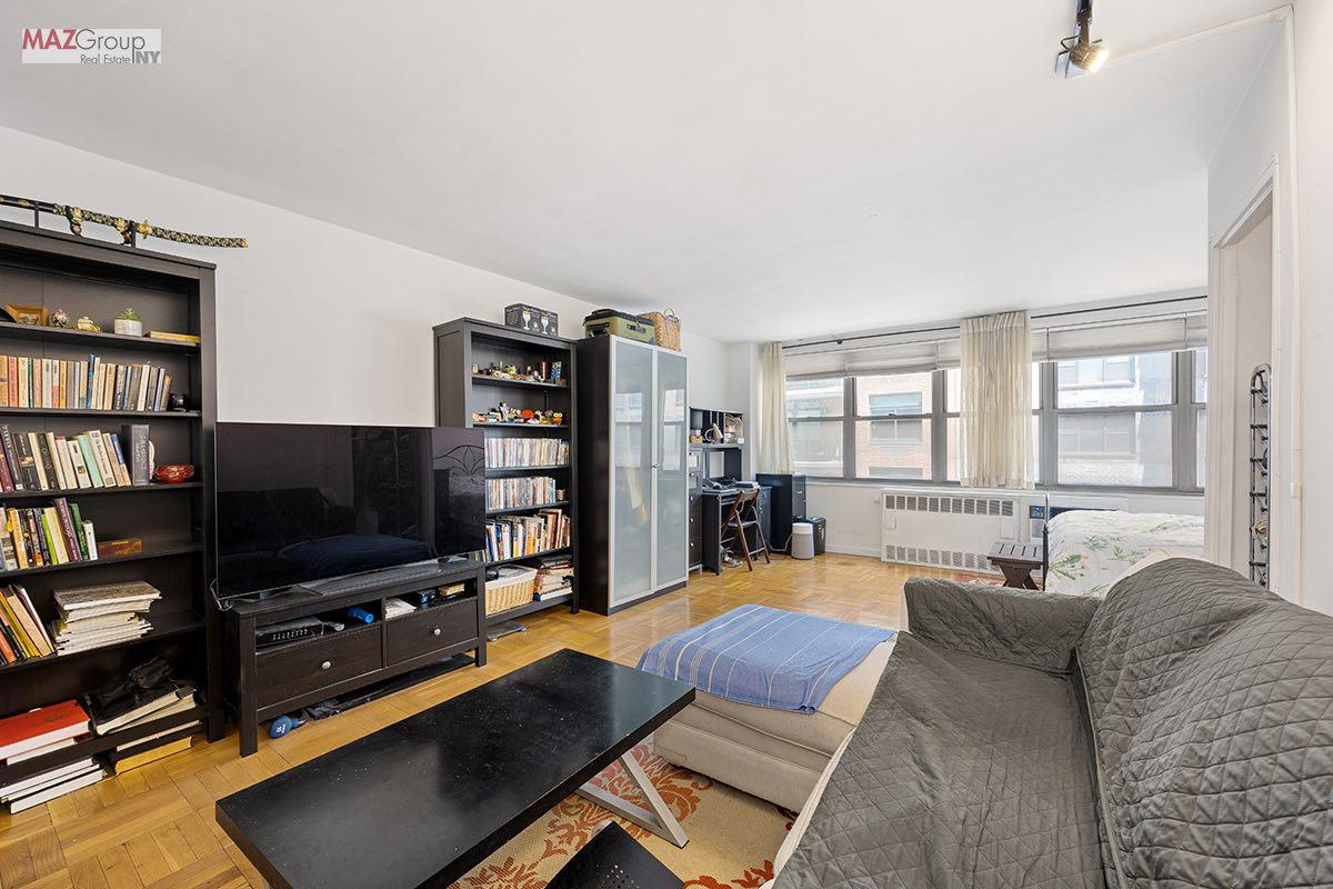 209 East 56th Street, Unit 7K Manhattan, NY 10022 - Photo 2 of 9