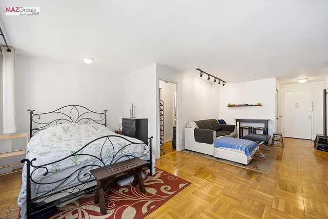 $400,000 | 209 East 56th Street, Unit 7K | Midtown East