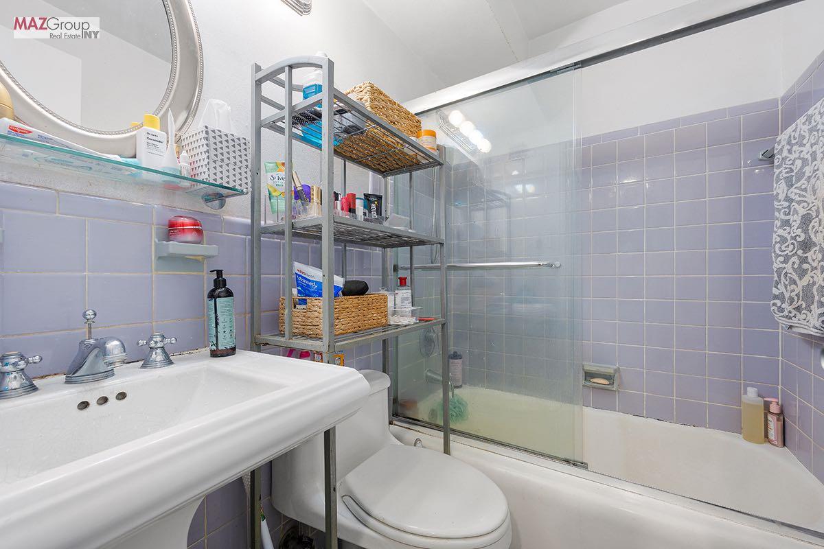 209 East 56th Street, Unit 7K Manhattan, NY 10022 - Photo 8 of 9